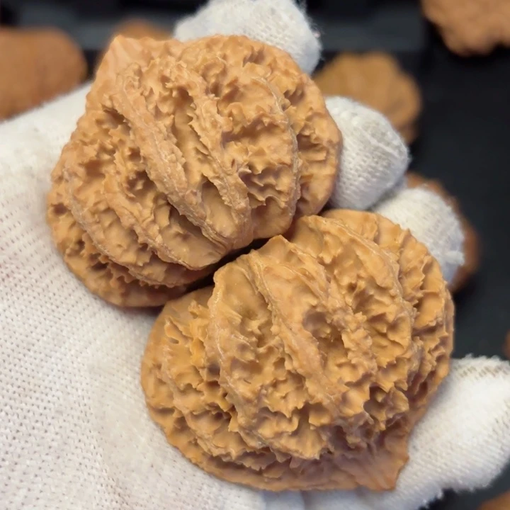 文玩核桃吊坠秦岭野生灯笼58