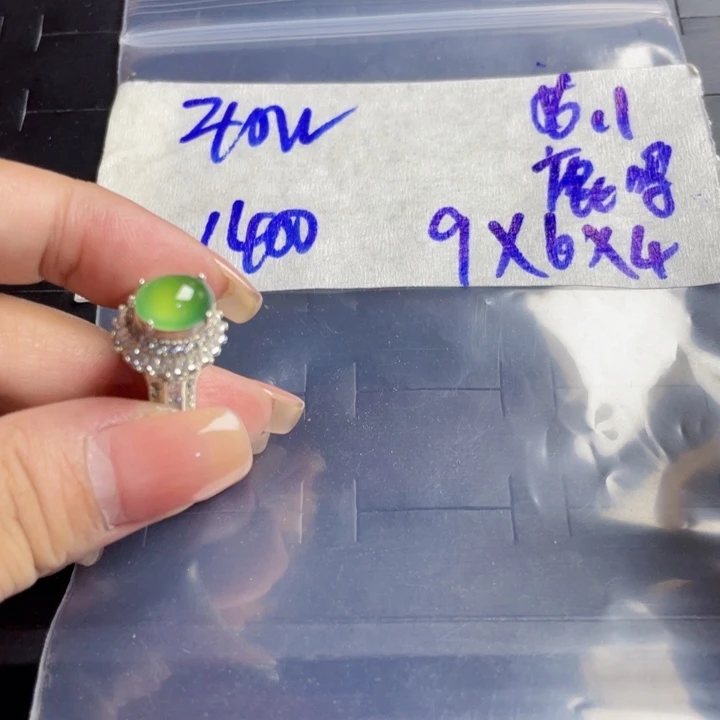 定制翡翠未镶嵌鹿**68565588858