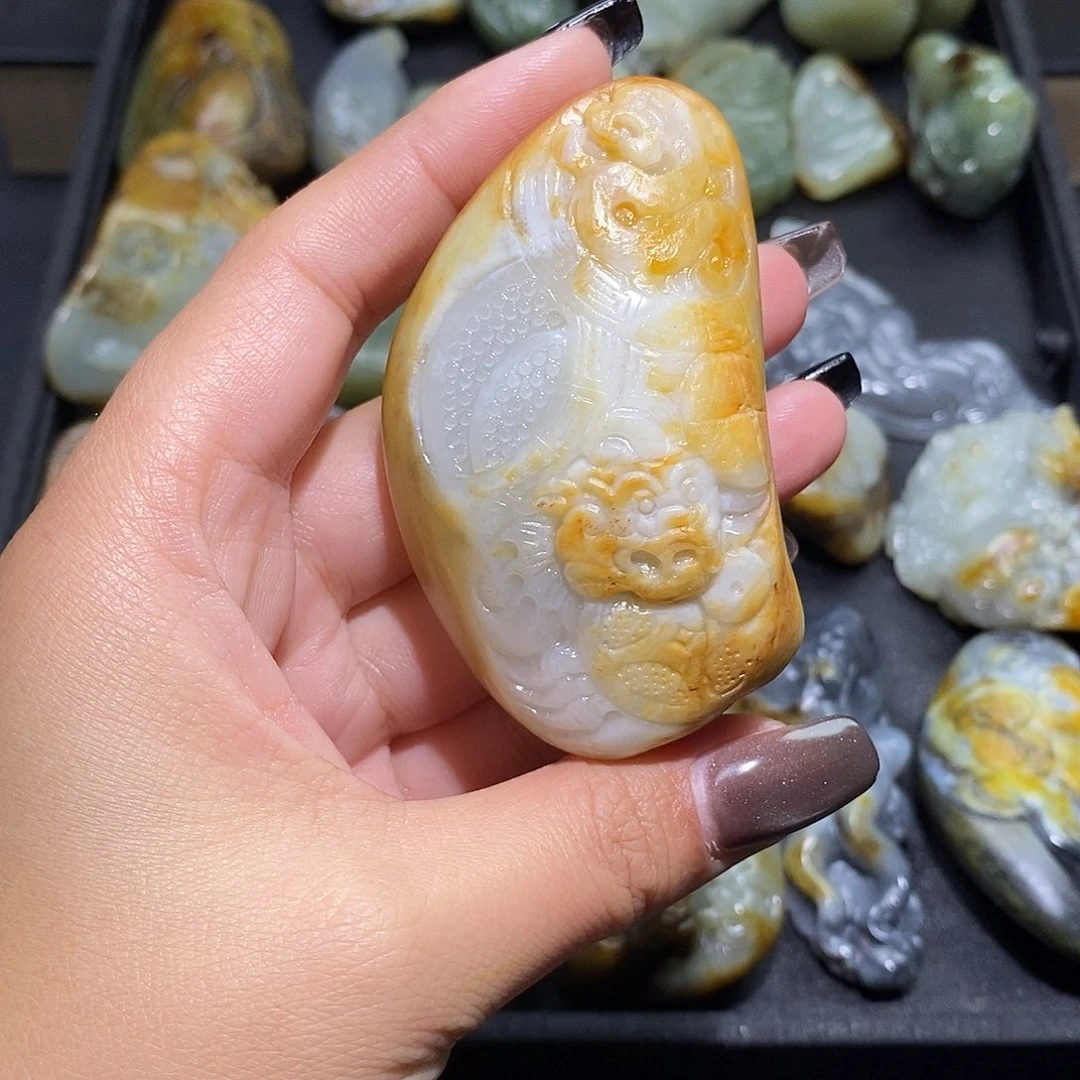 用***1和田玉未镶嵌颈饰