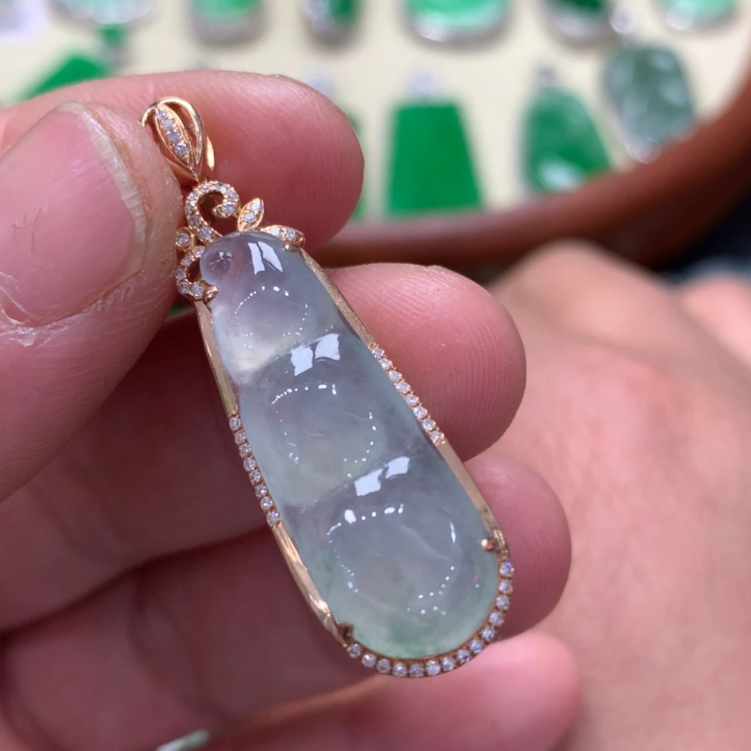 【闪购商品】翡翠颈饰18K金镶嵌豆子