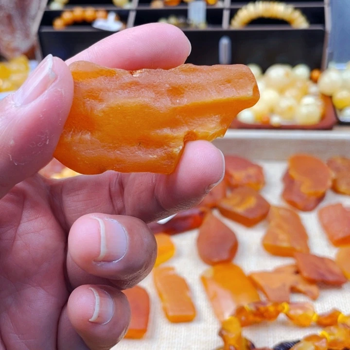 琥珀颈饰未镶嵌吊坠