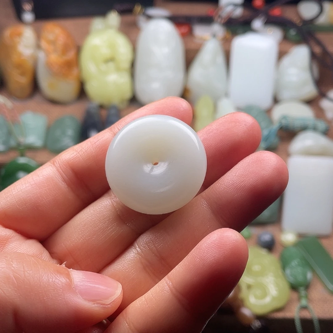 和田玉（糖玉）未镶嵌颈饰