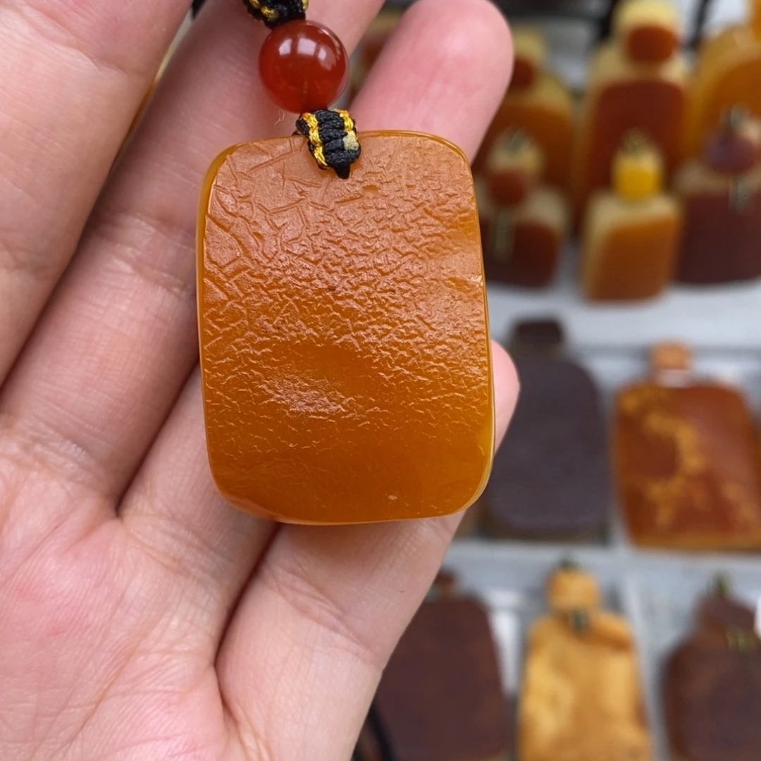 琥珀未镶嵌珠宝奇石