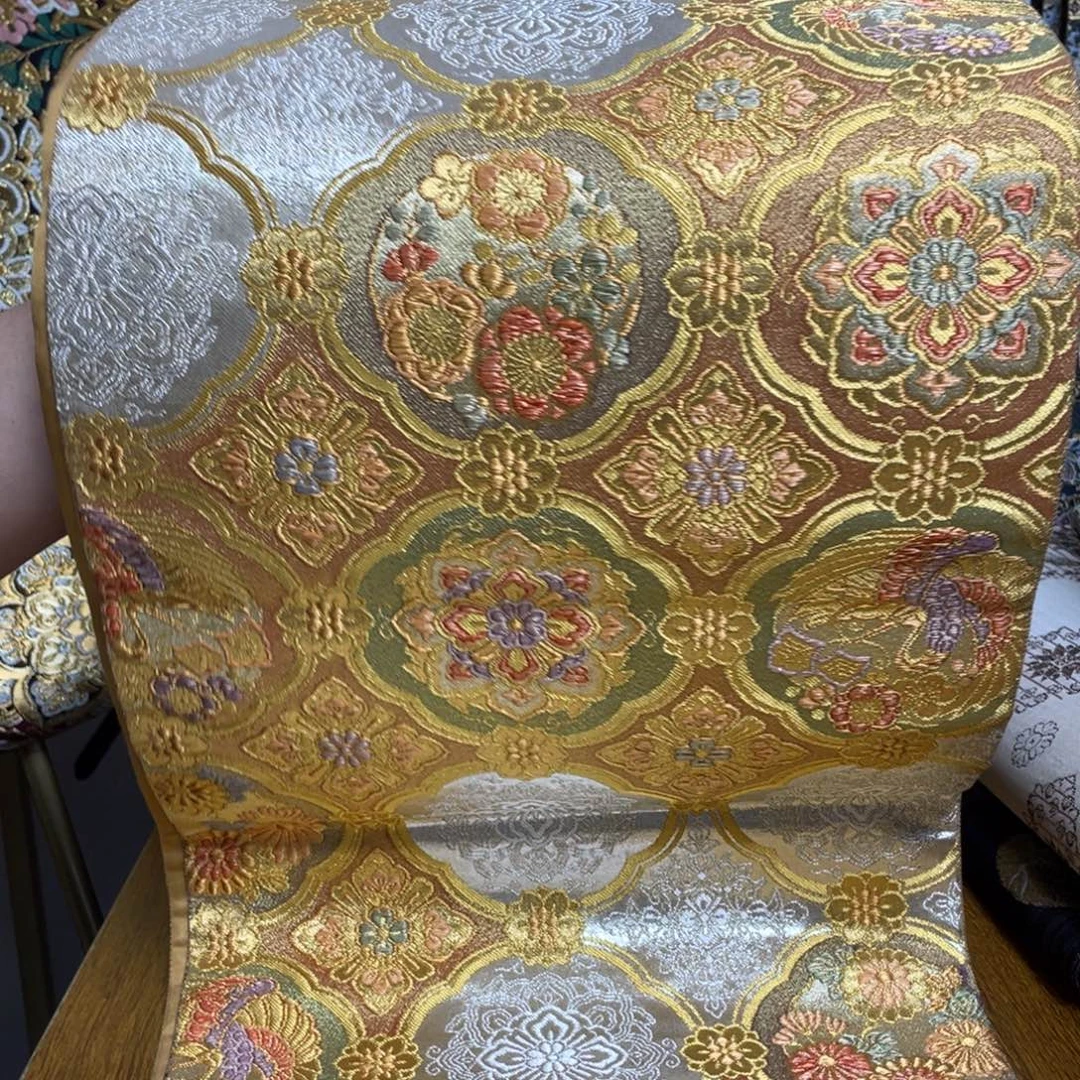 刺绣织锦技艺高超技艺