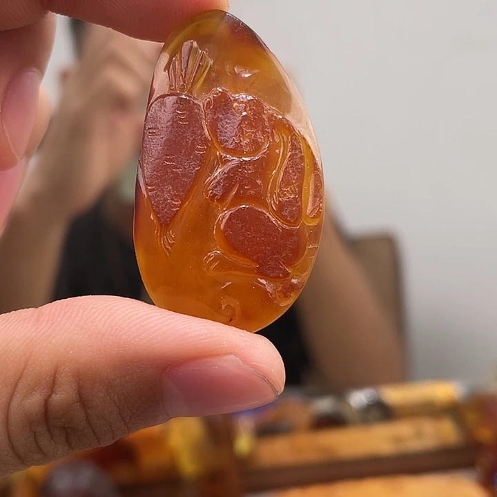 琥珀未镶嵌珠宝奇石