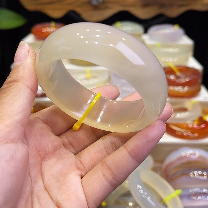 玛瑙/玉髓手镯未镶嵌