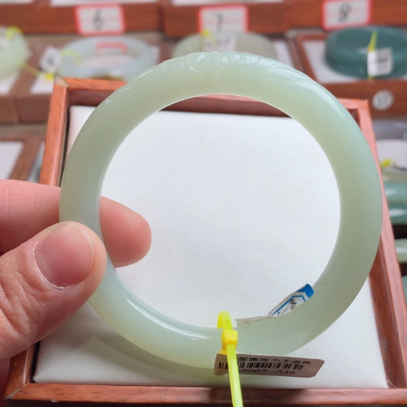 【闪购商品】和田玉手镯未镶嵌