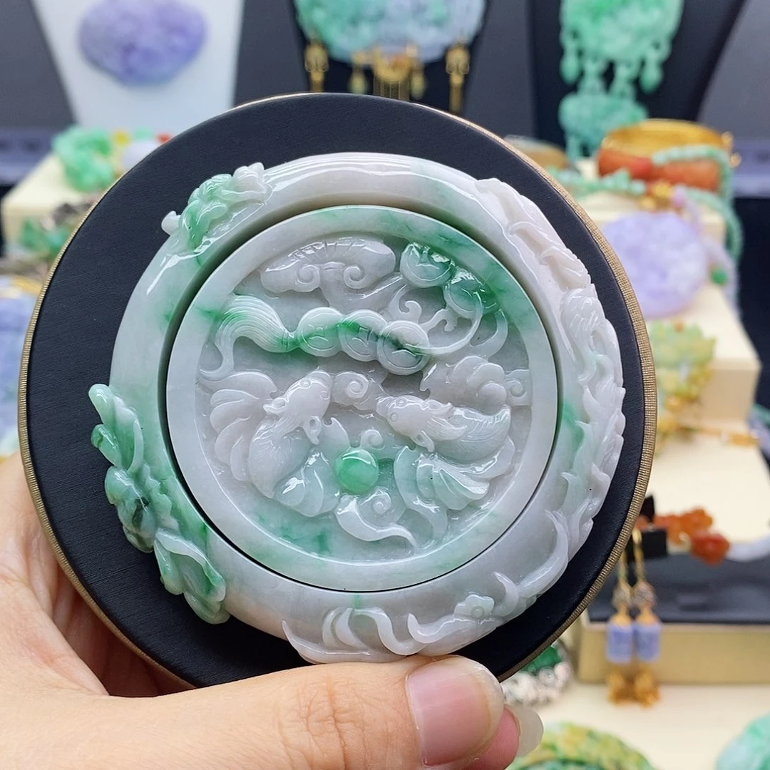 翡翠手镯未镶嵌套镯
