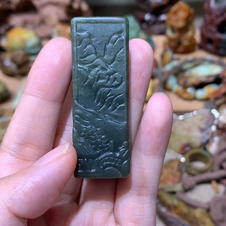 未镶嵌岫岩河磨玉（透闪石质玉）挂件
