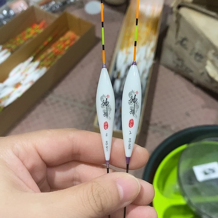 神羽细尾鱼漂随机发两根
