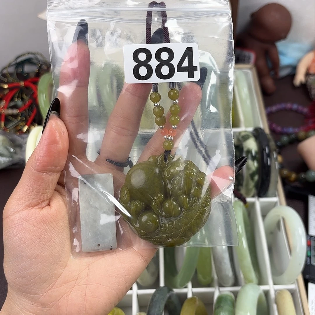 蛇纹石玉手镯未镶嵌薏*仁