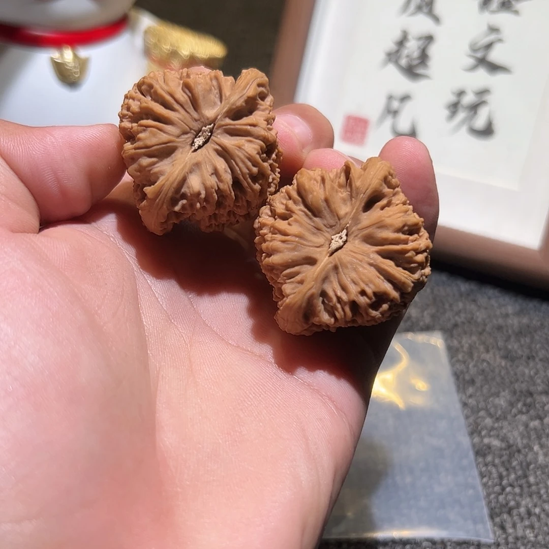 文玩核桃吊坠三角复刻对