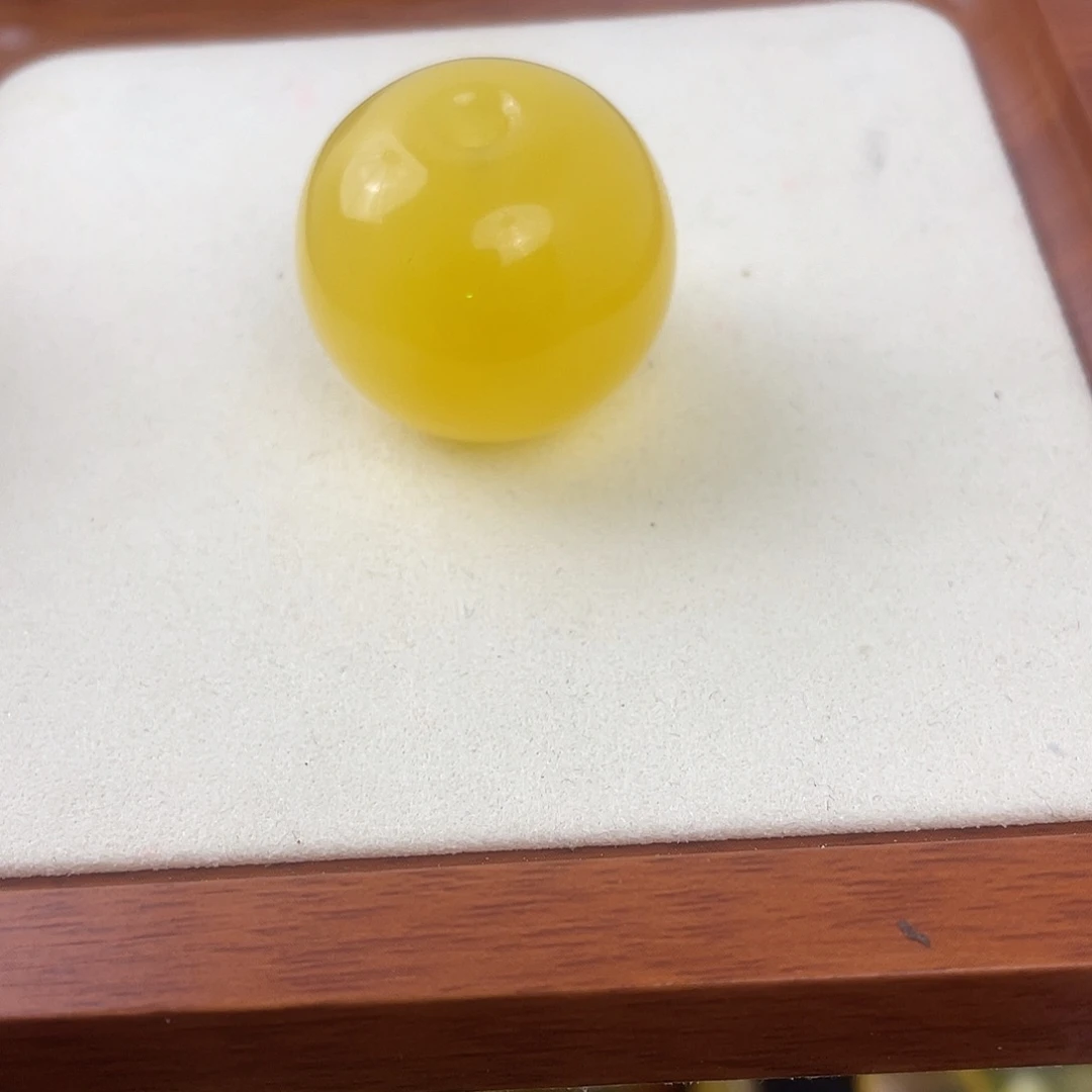 未镶嵌琥珀珠宝奇石