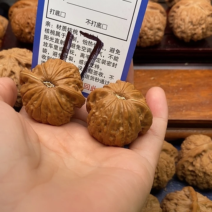 吊坠桃核铁锤狮子头36