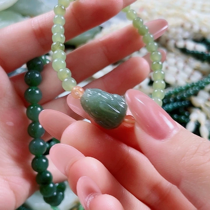 颈饰未镶嵌和田玉