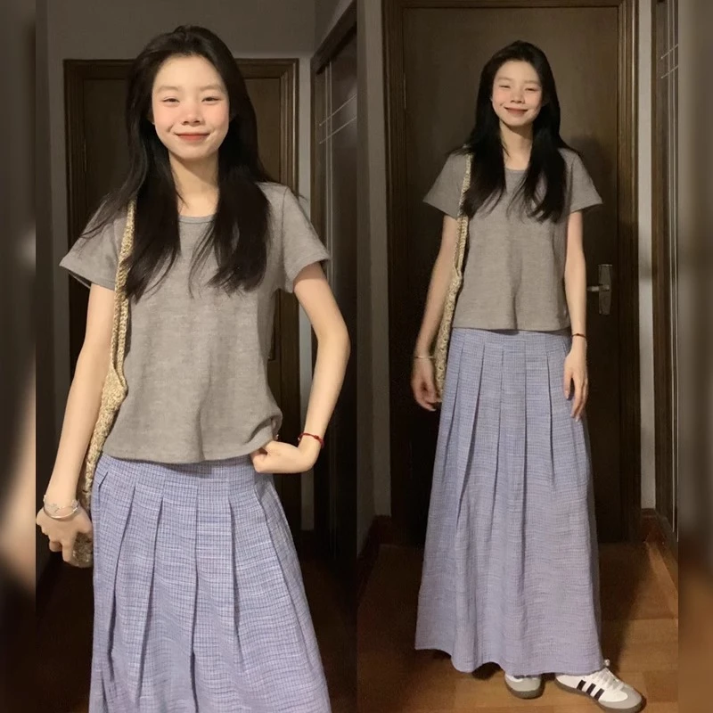 夏日韩系穿搭一整套夏季女装清冷感灰色正肩T恤格纹半身裙两件套
