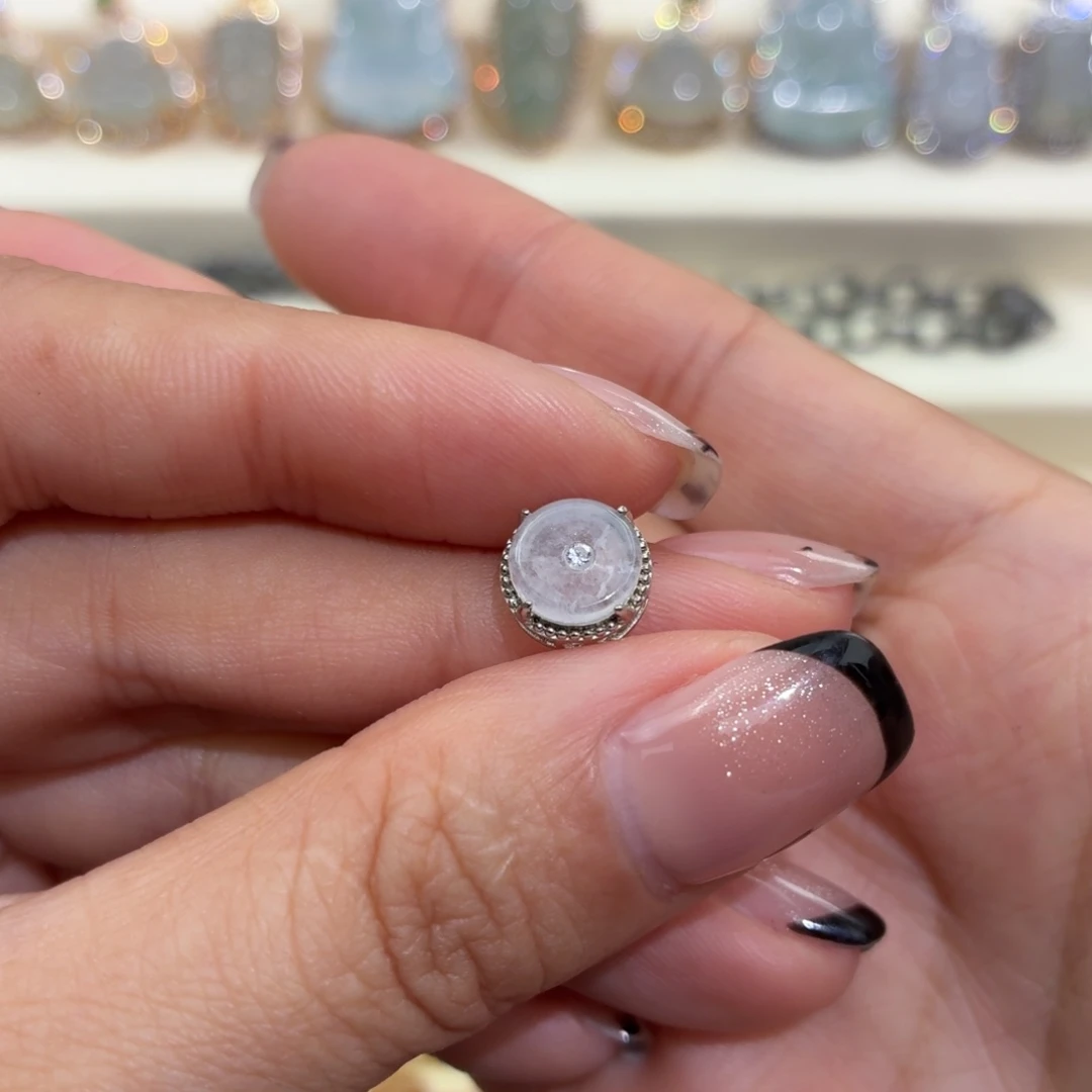 翡翠银S925镶嵌颈饰路路通