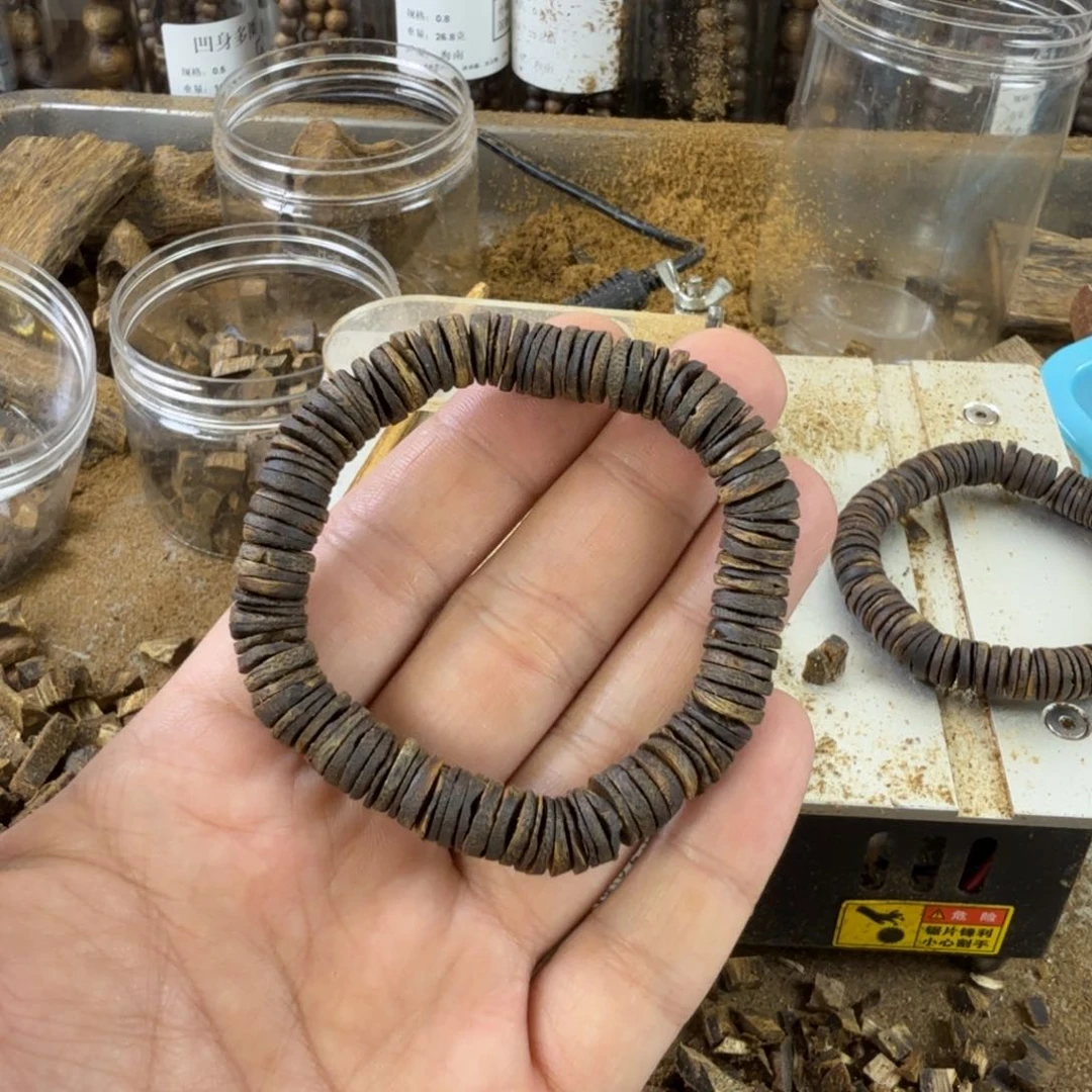 沉香沉香枕沉水级：奇楠沉香油叶子品种卡1.0单圈13.9克