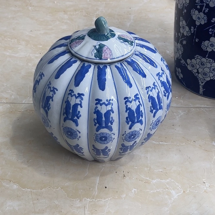 摆件老瓷、青花手绘南瓜罐