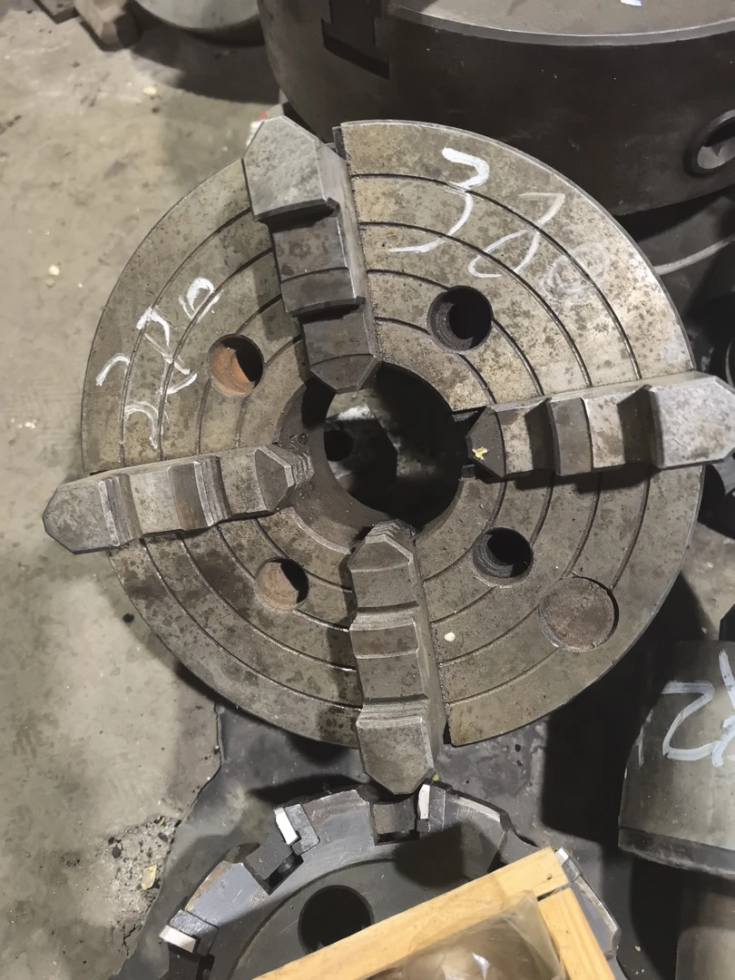 机床配件四爪卡盘一台