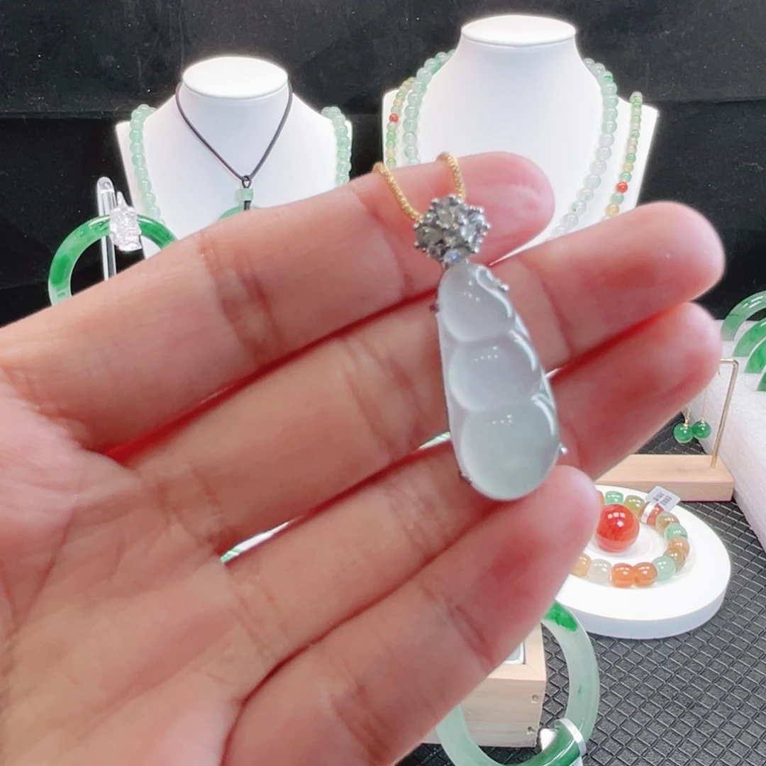 石英质玉未镶嵌吊坠(不含链)豆子