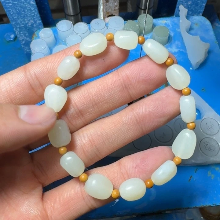 和田玉未镶嵌手链