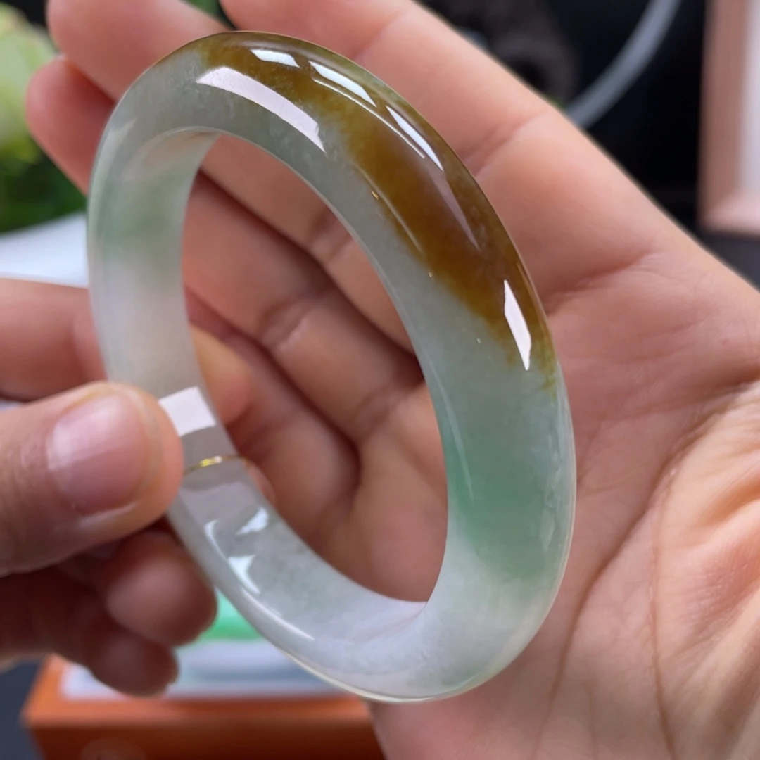 翡翠手镯未镶嵌特色黄翡正圈