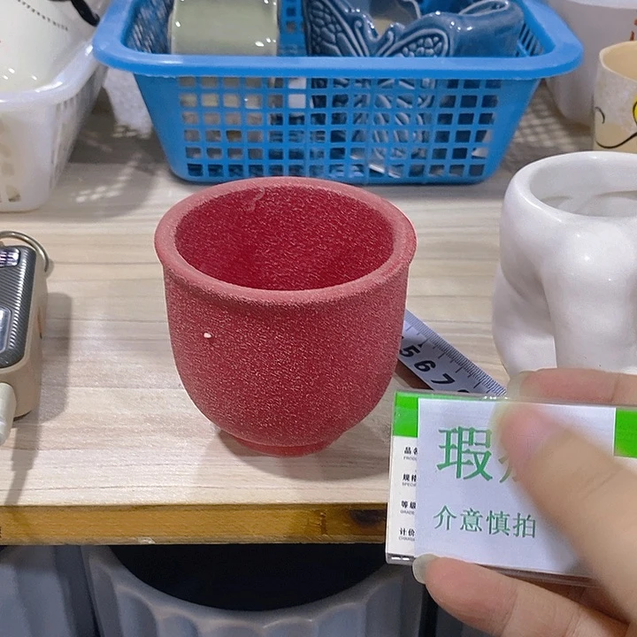 摆件多肉瑕疵盆有孔。
