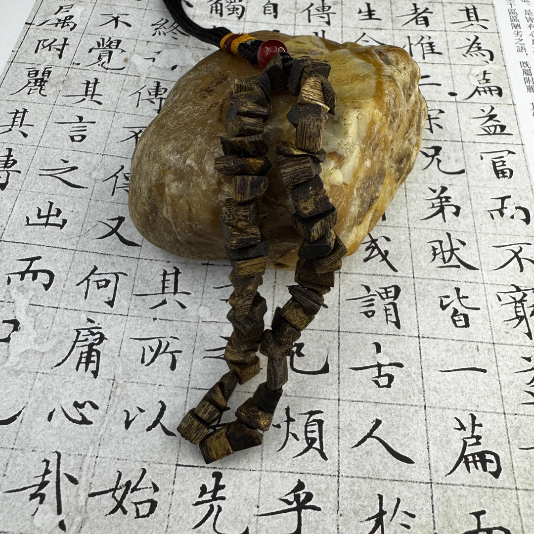 z-894【海南玉化糖结白奇楠】车挂6.72g