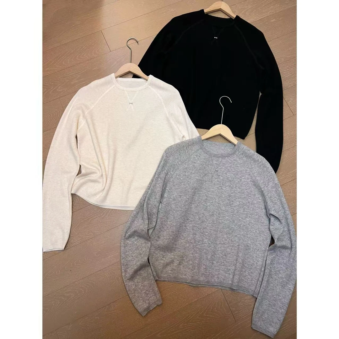 JOJO/玖了个玖 2025春 基础三色插肩袖圆领长袖百搭T恤 2502C260