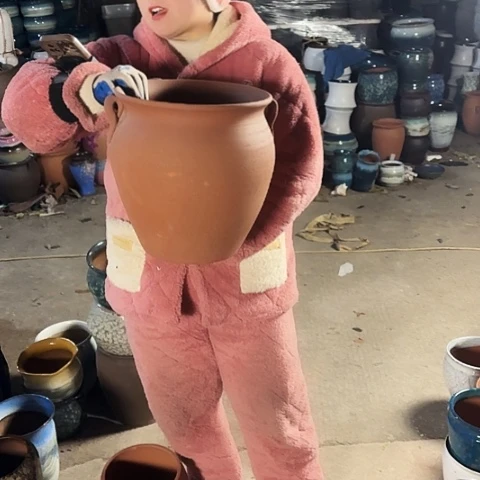 口28高30瑕疵盆子。