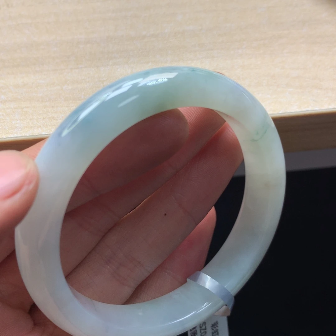 未镶嵌手镯翡翠手镯