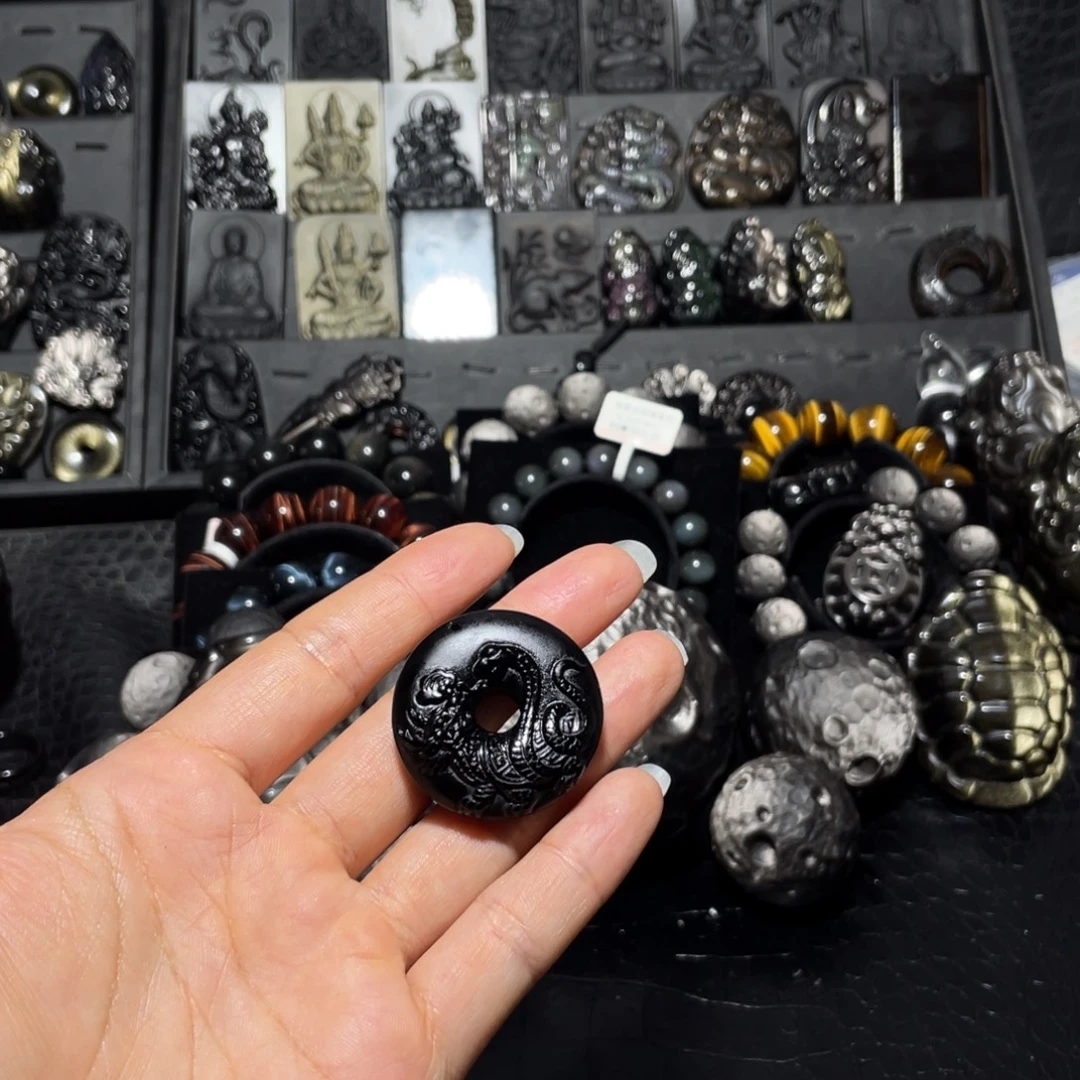 芳***月黑曜岩未镶嵌珠宝奇石