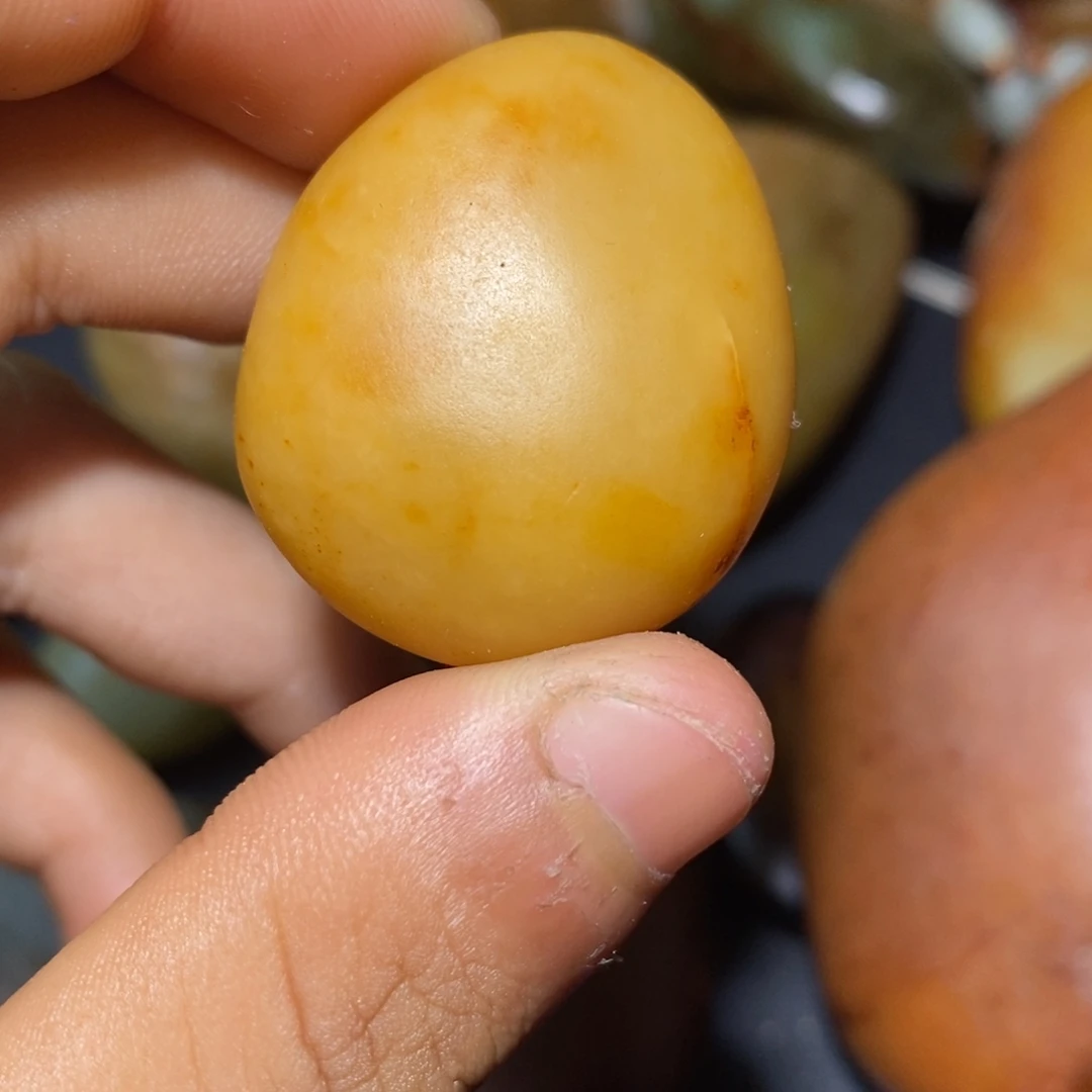 和田玉未镶嵌珠宝奇石