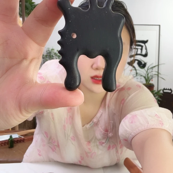 紫光檀龙手二等微瑕
