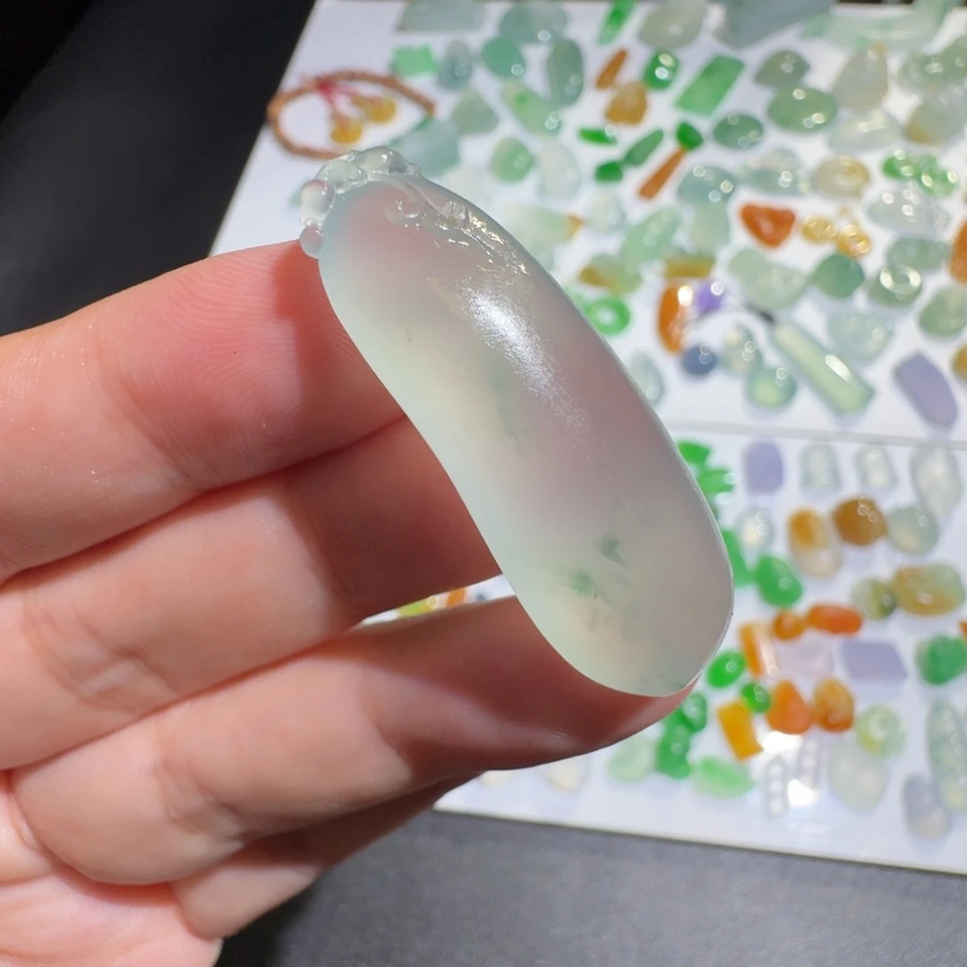 定制翡翠未镶嵌冰种起光福瓜