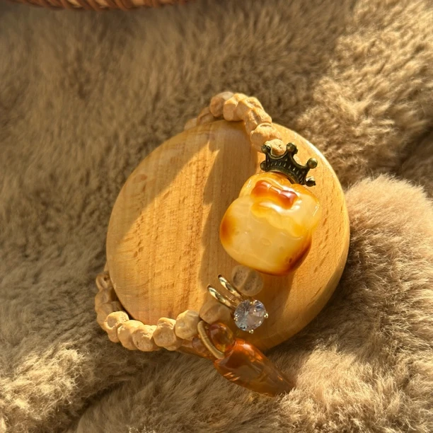 吉月蜜蜡俏色胡萝卜兔百香籽手串