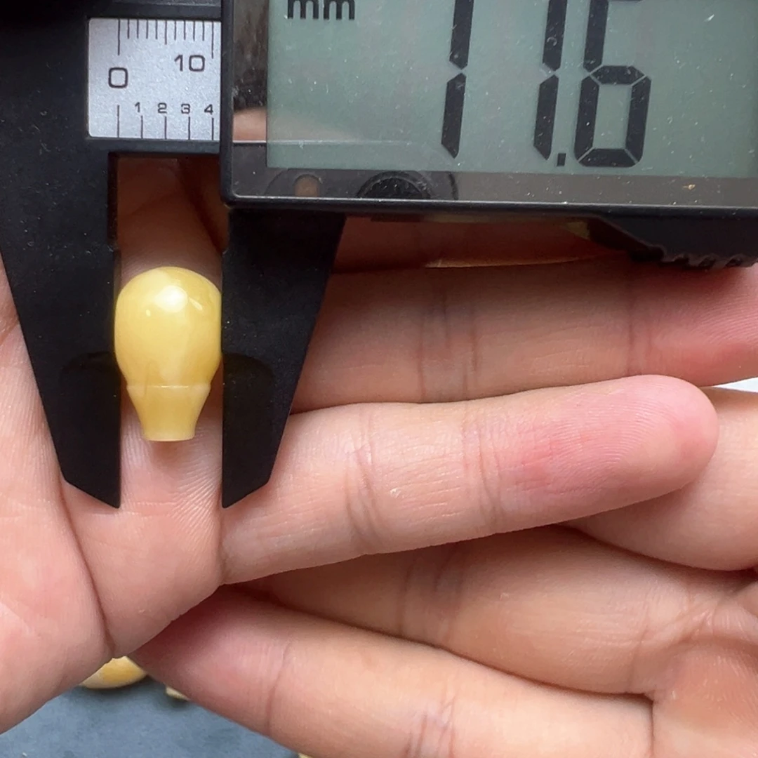 琥珀裸石未镶嵌然*尔