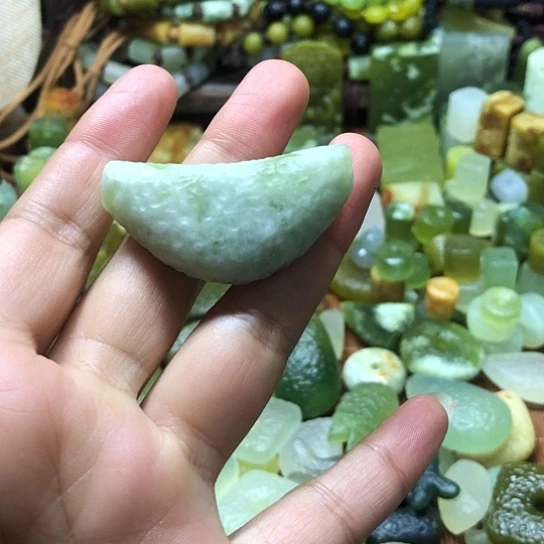 未镶嵌岫玉吊坠岫