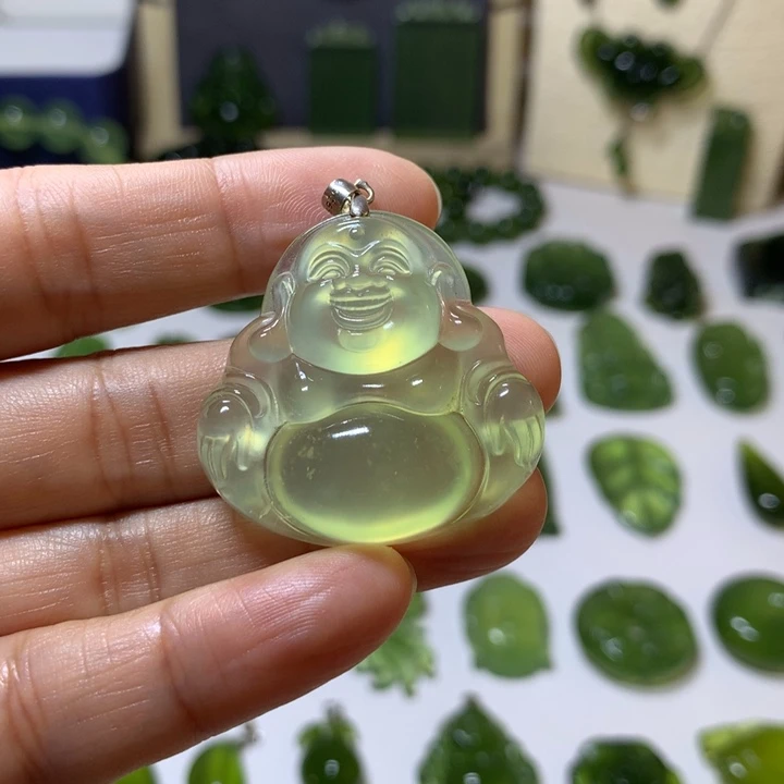 岫玉未镶嵌颈饰吊坠