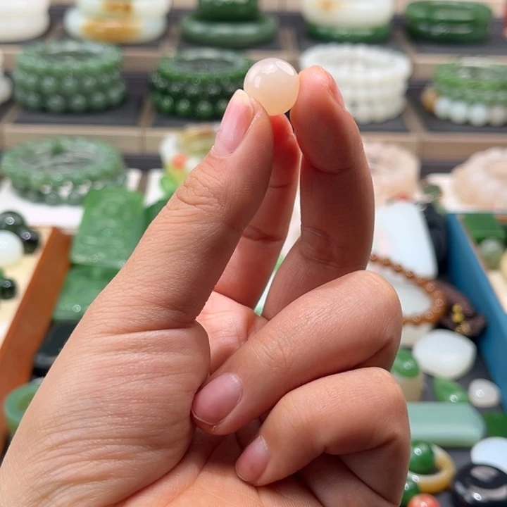 用***洎和田玉未镶嵌颈饰微水线卡12藕粉