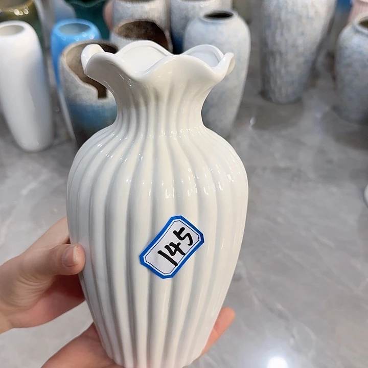 瓶145号亮釉陶瓷高21厘米微瑕一个