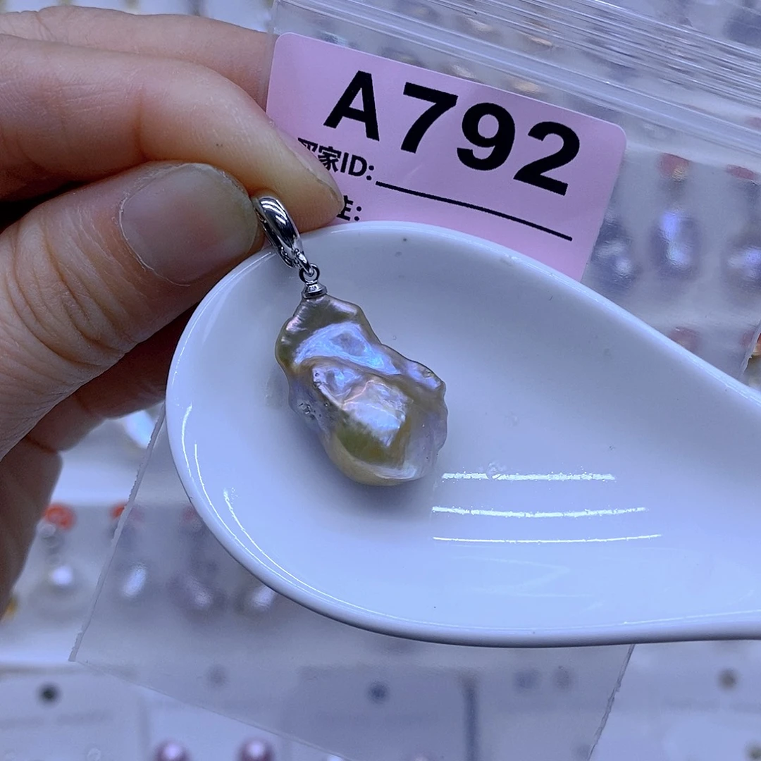 未镶嵌颈饰淡水珍珠