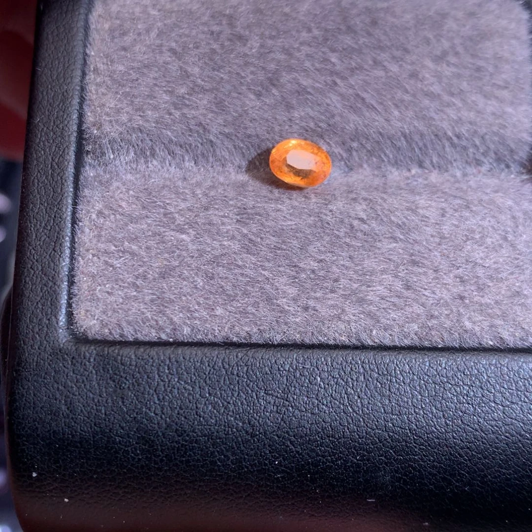 裸石未镶嵌石榴石（芬达石）1.1ct