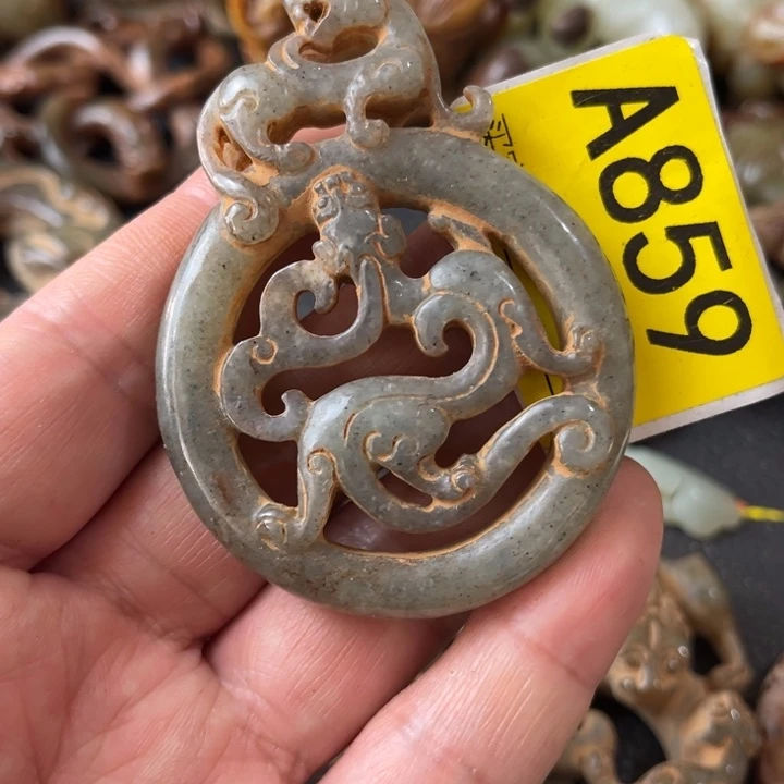 和田玉颈饰未镶嵌波****店