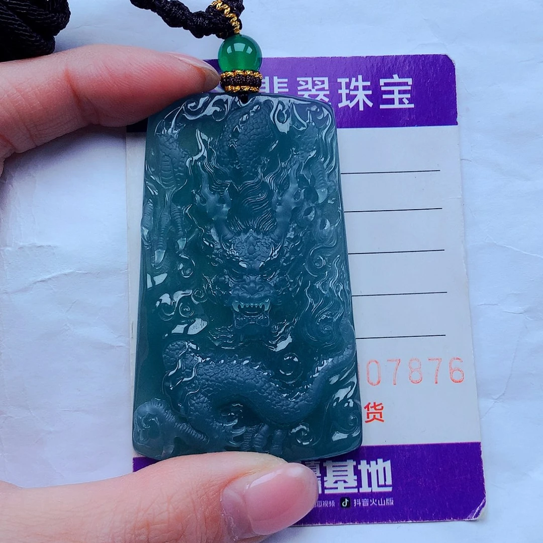 翡翠颈饰未镶嵌嘉***?