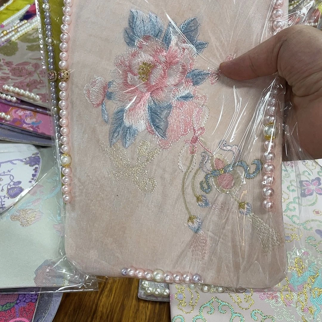 嘉***虞搪瓷杯子里还有很多东西