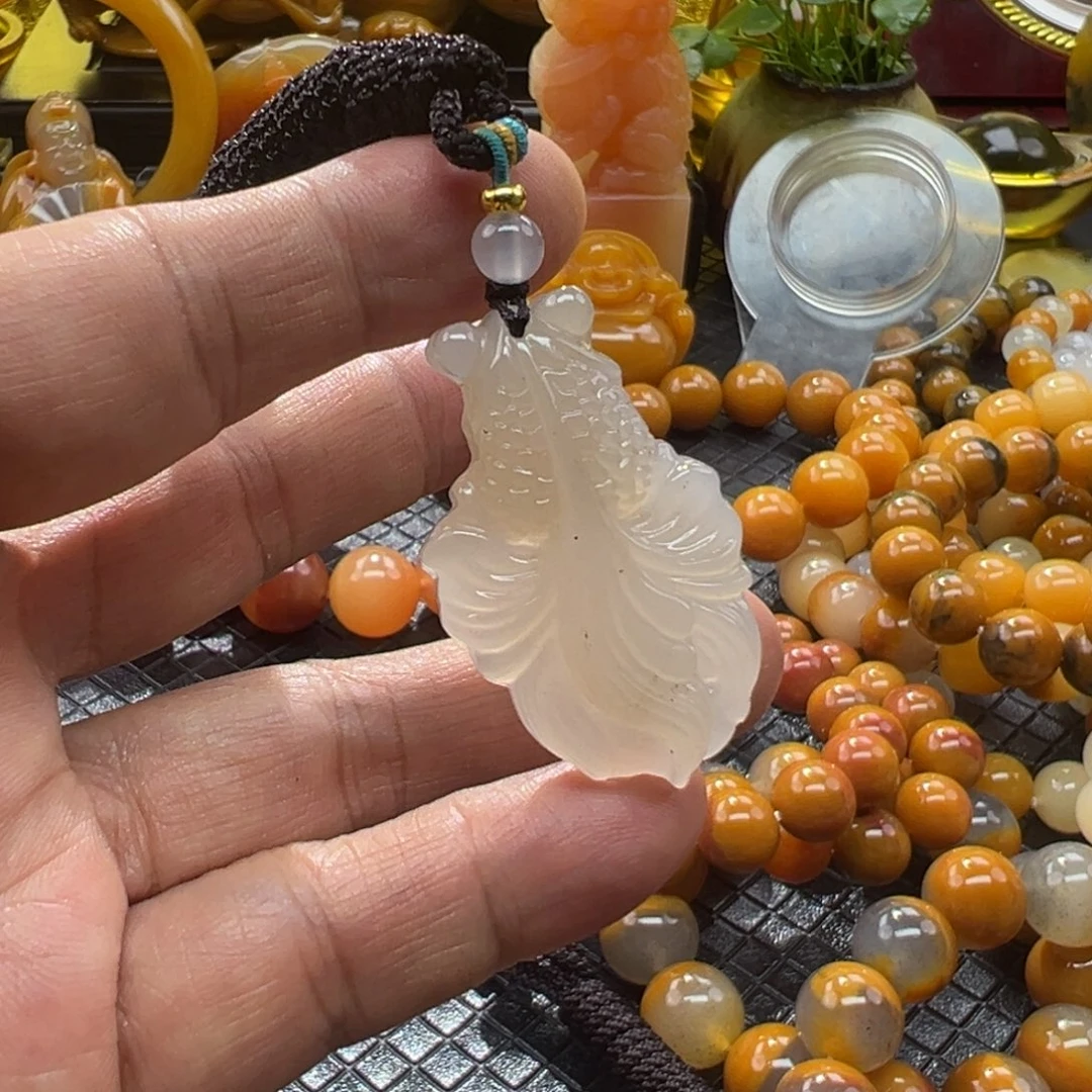 石英质玉未镶嵌颈饰