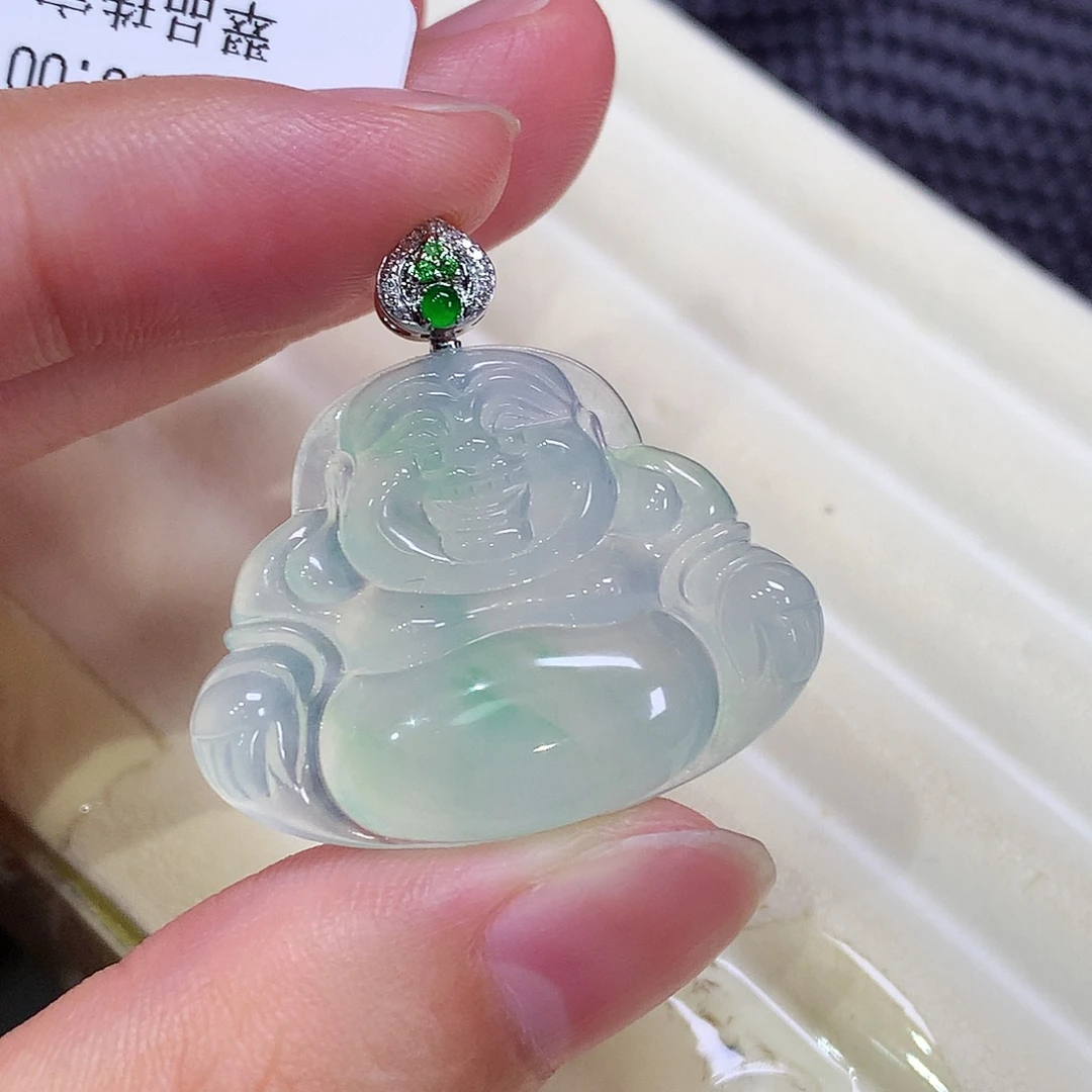 翡翠18K金镶嵌颈饰佛公