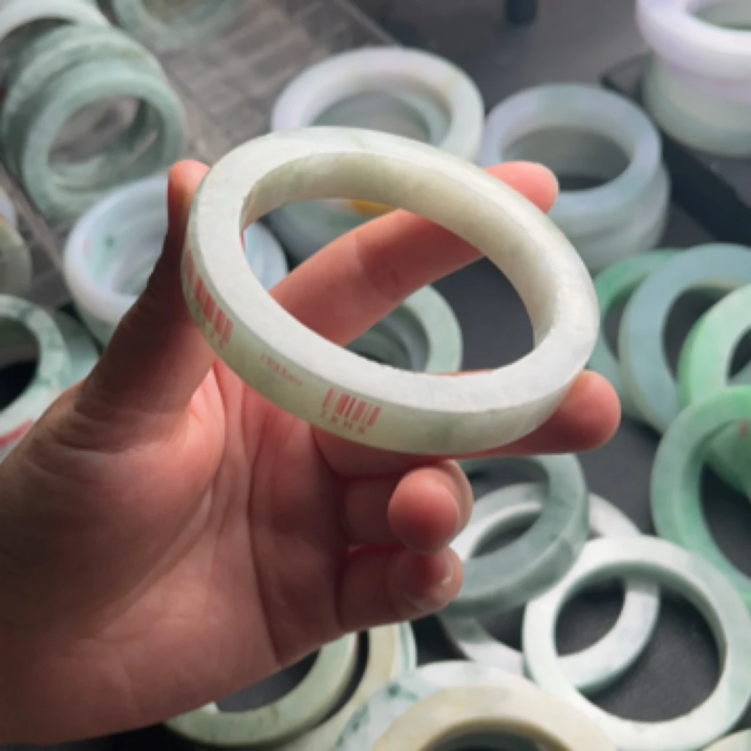 缅甸天然A货手镯定制